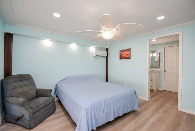 2116 W Bayshore Drive, Palacios, TX 77465