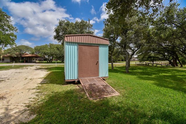 2116 W Bayshore Drive, Palacios, TX 77465