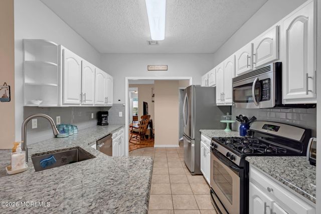 64 Symphony Avenue, Bayville, NJ 08721