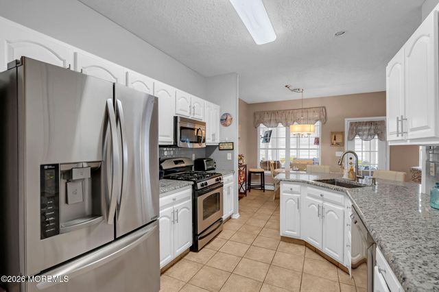 64 Symphony Avenue, Bayville, NJ 08721