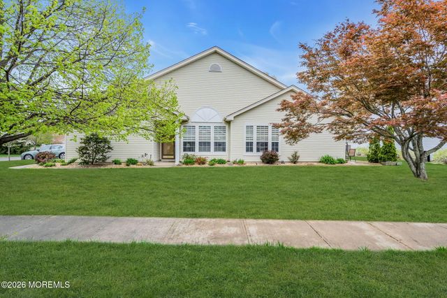 64 Symphony Avenue, Bayville, NJ 08721