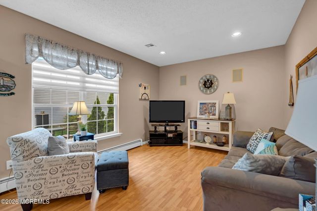 64 Symphony Avenue, Bayville, NJ 08721