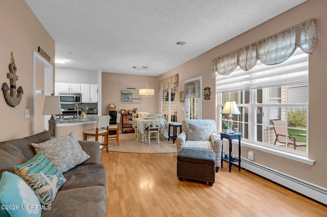 64 Symphony Avenue, Bayville, NJ 08721