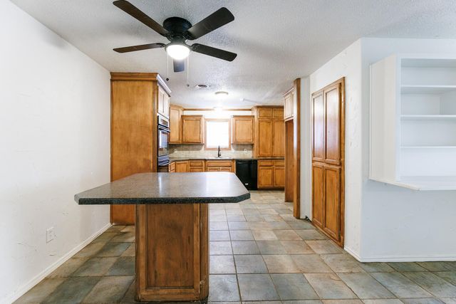 5517 16th Place, Lubbock, TX 79416