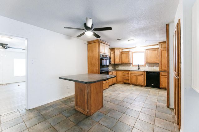 5517 16th Place, Lubbock, TX 79416