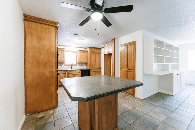 5517 16th Place, Lubbock, TX 79416