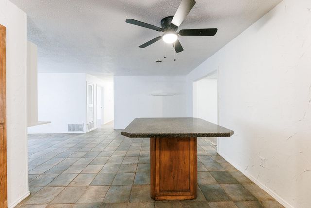5517 16th Place, Lubbock, TX 79416