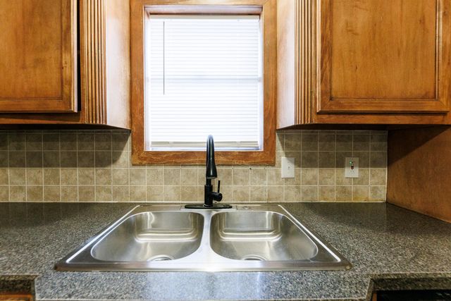 5517 16th Place, Lubbock, TX 79416