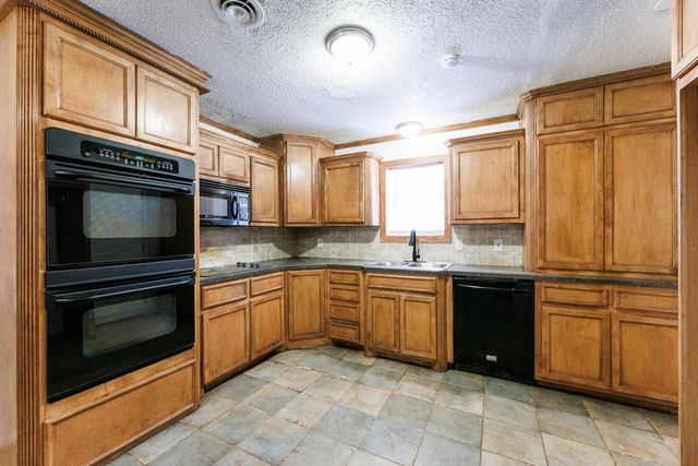 5517 16th Place, Lubbock, TX 79416