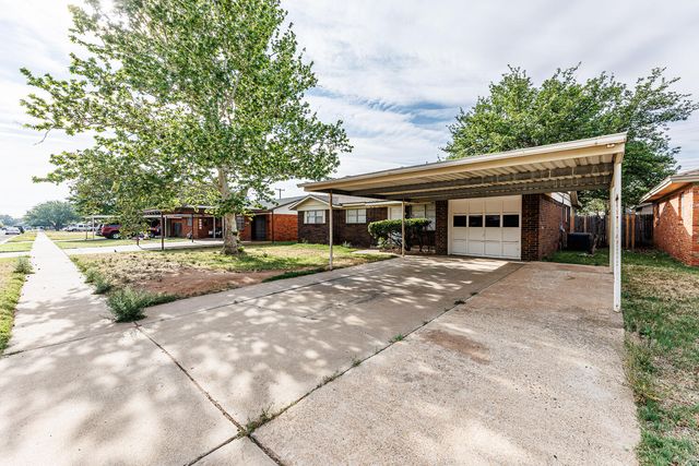 5517 16th Place, Lubbock, TX 79416