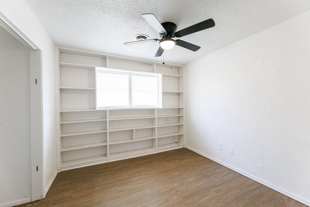 5517 16th Place, Lubbock, TX 79416