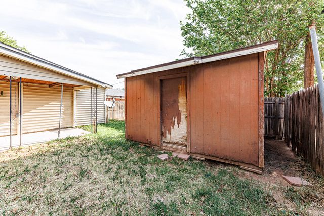 5517 16th Place, Lubbock, TX 79416