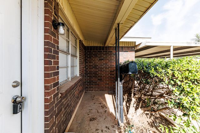 5517 16th Place, Lubbock, TX 79416