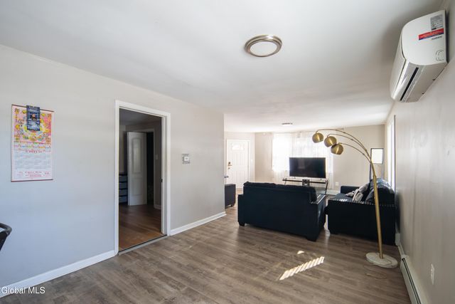 61 Tyler Street, Troy, NY 12180