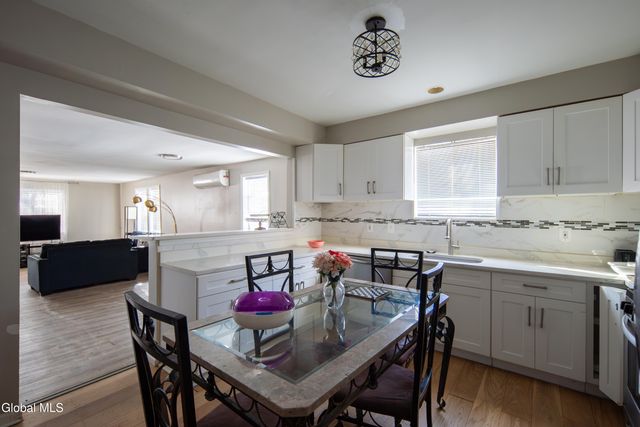 61 Tyler Street, Troy, NY 12180