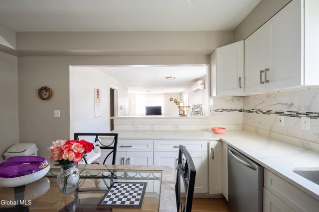 61 Tyler Street, Troy, NY 12180