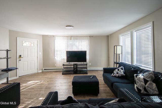 61 Tyler Street, Troy, NY 12180