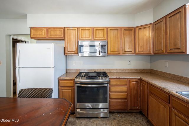 61 Tyler Street, Troy, NY 12180
