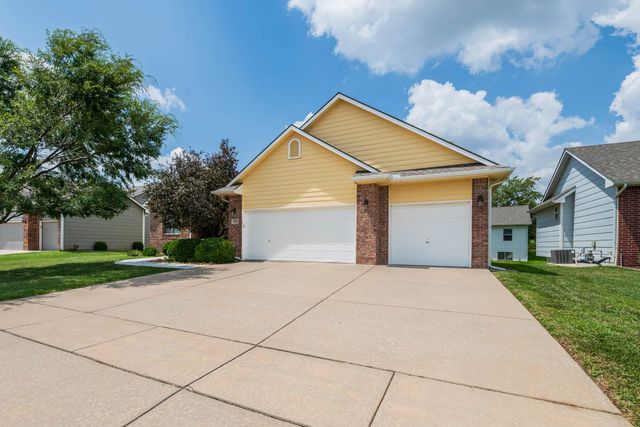 2321 S Cranbrook St, Wichita, KS 67207