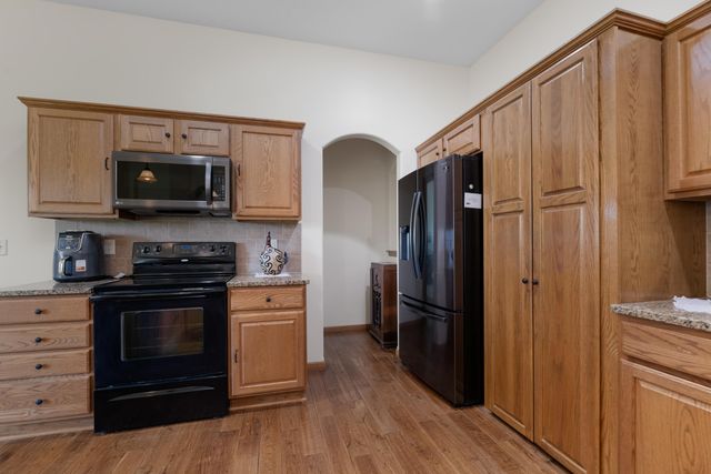 2321 S Cranbrook St, Wichita, KS 67207