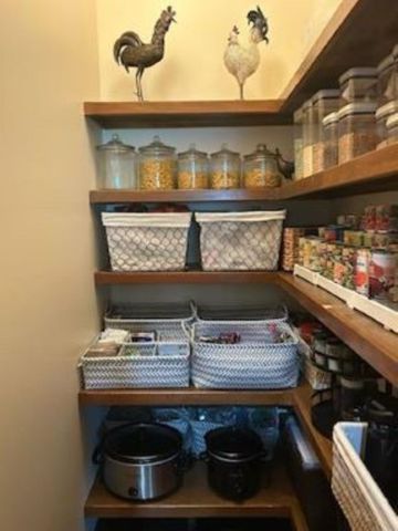 2321 S Cranbrook St, Wichita, KS 67207