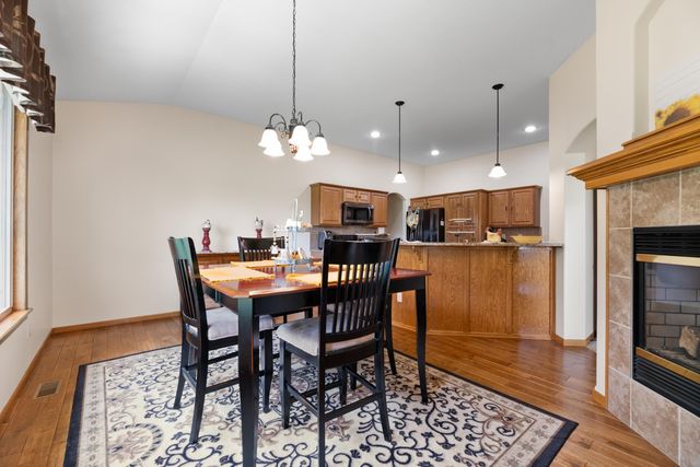 2321 S Cranbrook St, Wichita, KS 67207