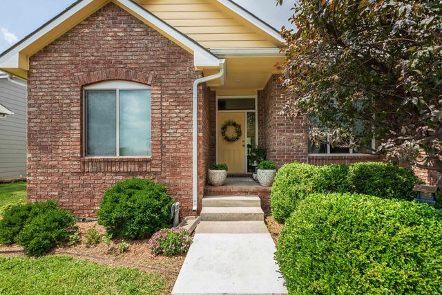 2321 S Cranbrook St, Wichita, KS 67207