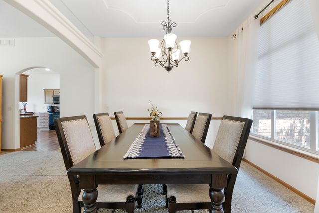 2321 S Cranbrook St, Wichita, KS 67207