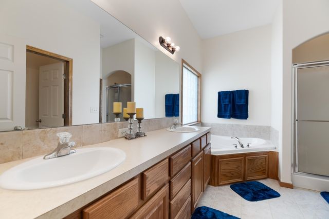 2321 S Cranbrook St, Wichita, KS 67207