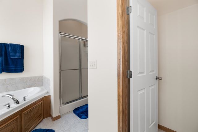 2321 S Cranbrook St, Wichita, KS 67207