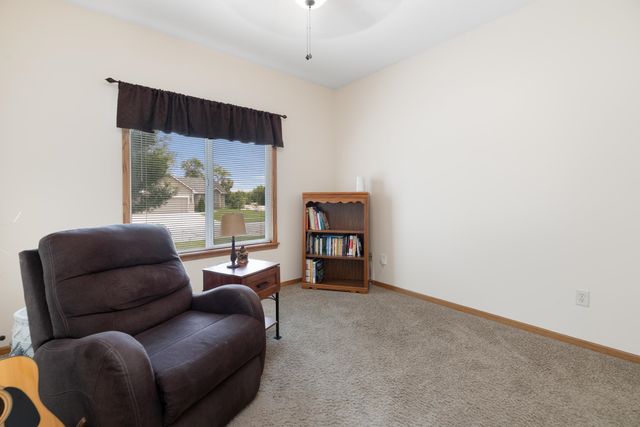 2321 S Cranbrook St, Wichita, KS 67207