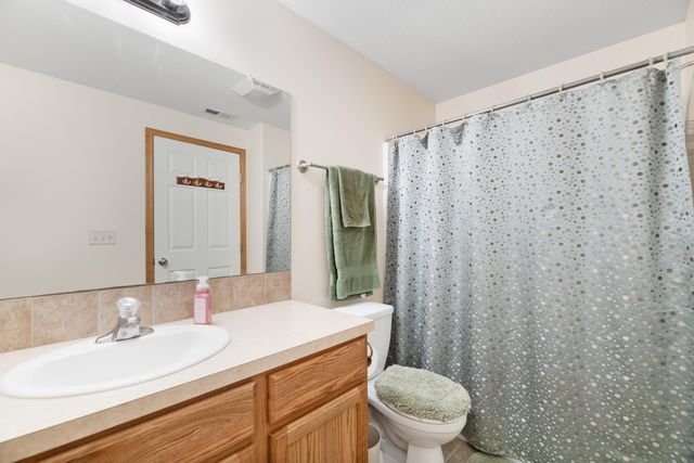 2321 S Cranbrook St, Wichita, KS 67207