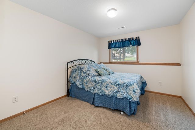 2321 S Cranbrook St, Wichita, KS 67207