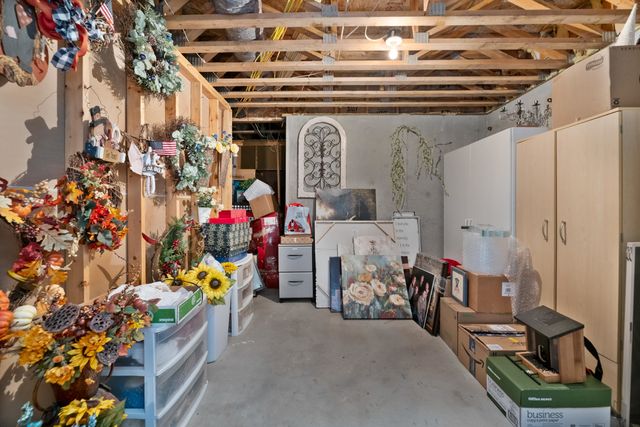 2321 S Cranbrook St, Wichita, KS 67207