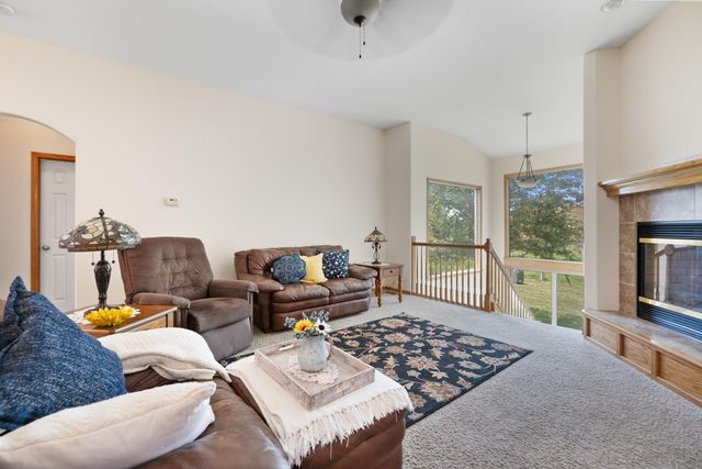 2321 S Cranbrook St, Wichita, KS 67207