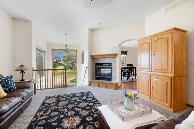 2321 S Cranbrook St, Wichita, KS 67207