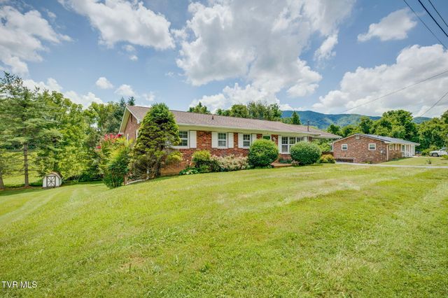 177 Ridgeland Drive, Johnson City, TN 37601