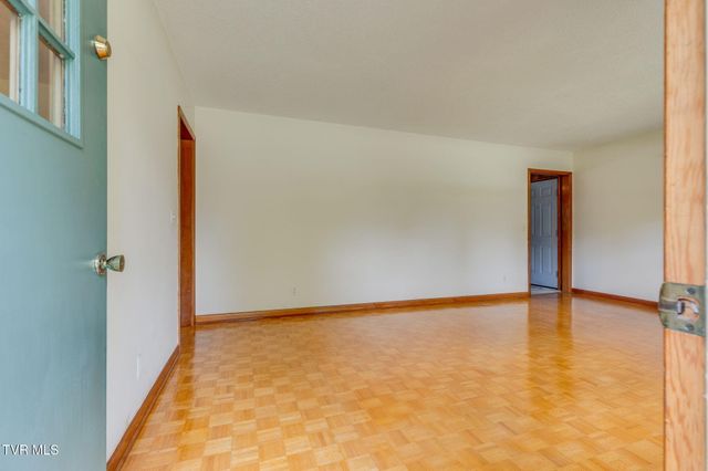 177 Ridgeland Drive, Johnson City, TN 37601