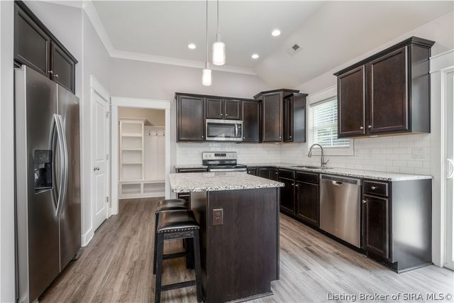 1041 Villas Court, Greenville, IN 47124