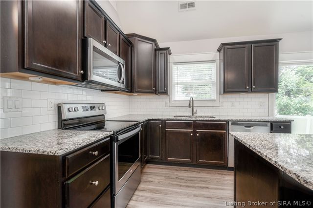 1041 Villas Court, Greenville, IN 47124