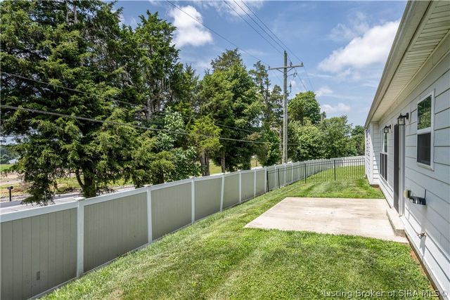 1041 Villas Court, Greenville, IN 47124