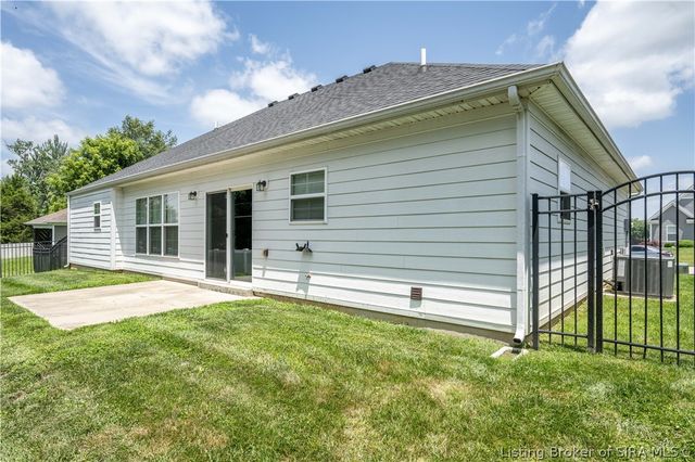 1041 Villas Court, Greenville, IN 47124