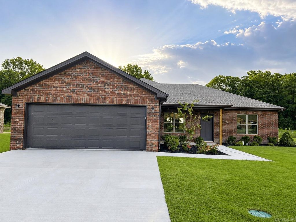 5412 Lotus St., Jonesboro, AR 72404