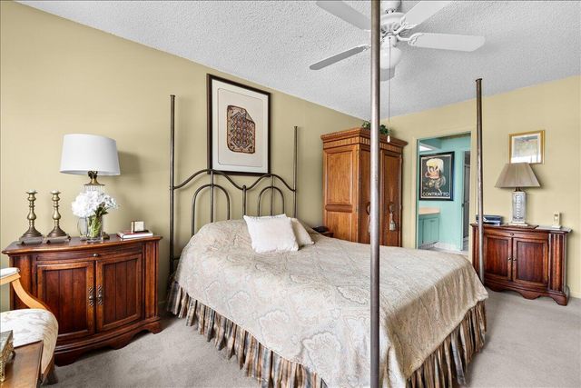 6768 10th Avenue N 410, Greenacres, FL 33467