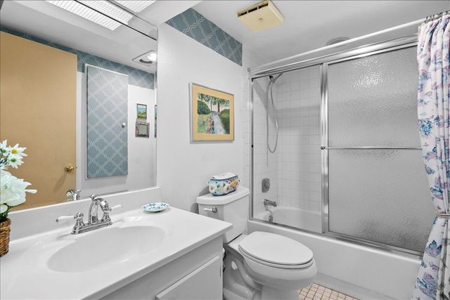 6768 10th Avenue N 410, Greenacres, FL 33467