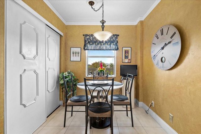 6768 10th Avenue N 410, Greenacres, FL 33467