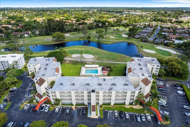 6768 10th Avenue N 410, Greenacres, FL 33467