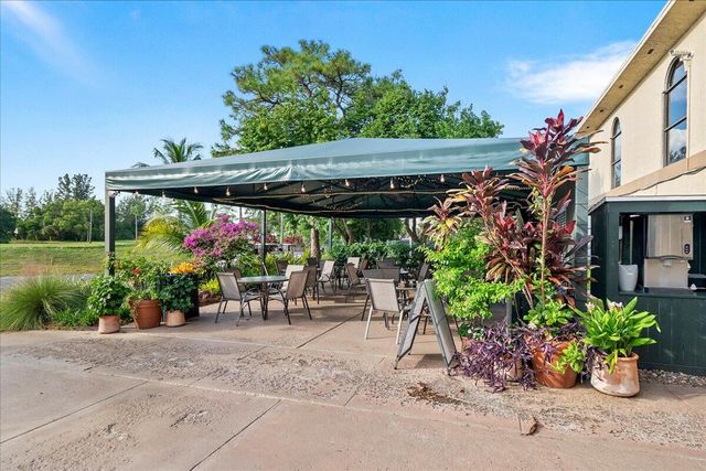 6768 10th Avenue N 410, Greenacres, FL 33467