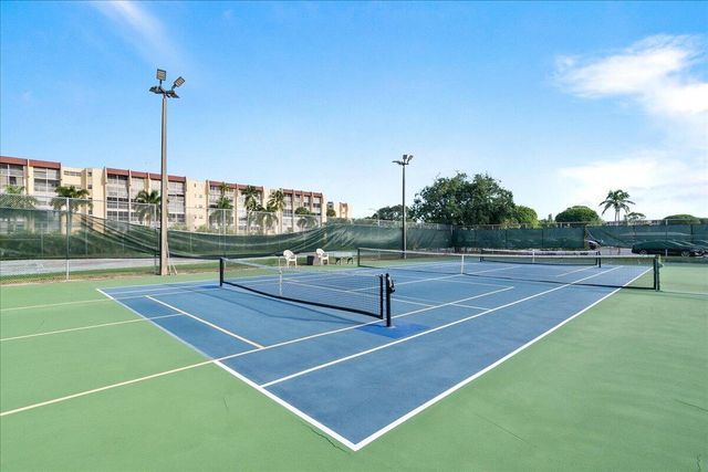 6768 10th Avenue N 410, Greenacres, FL 33467