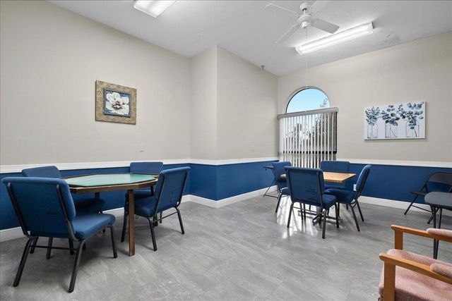 6768 10th Avenue N 410, Greenacres, FL 33467